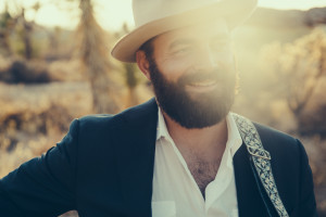 Drew_Holcomb_Press_Photo_2